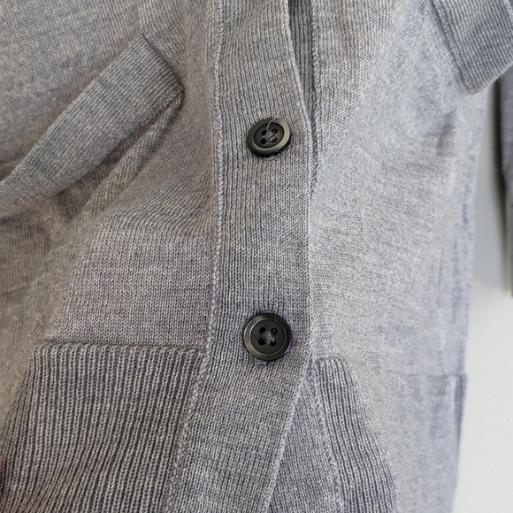 100% merino wool grey Banana Republic XSP cardigan - Picture 5 of 8